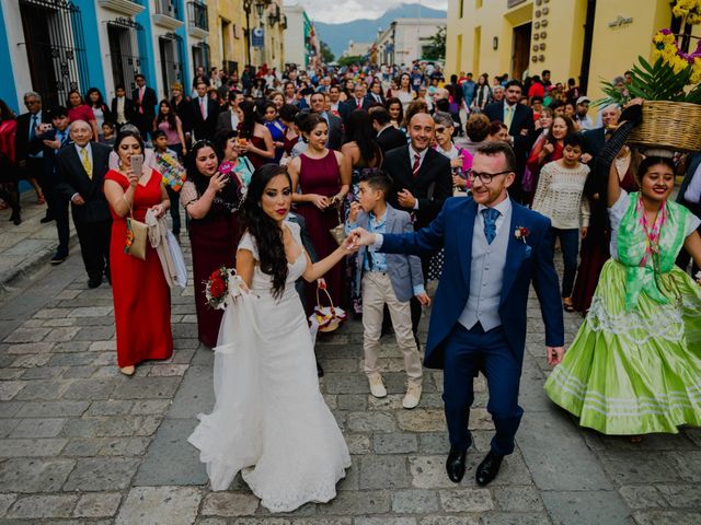 La boda de José María y Claudia en Oaxaca, Oaxaca 18