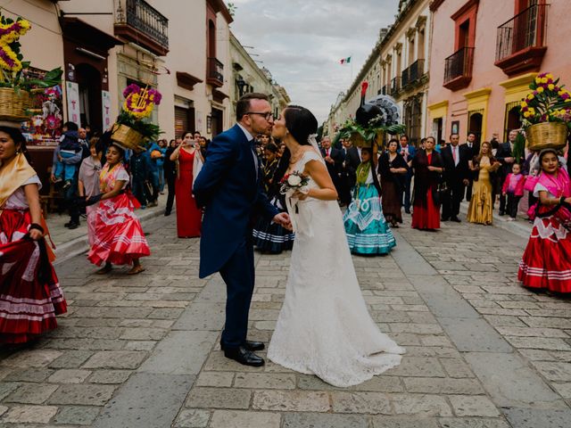 La boda de José María y Claudia en Oaxaca, Oaxaca 21