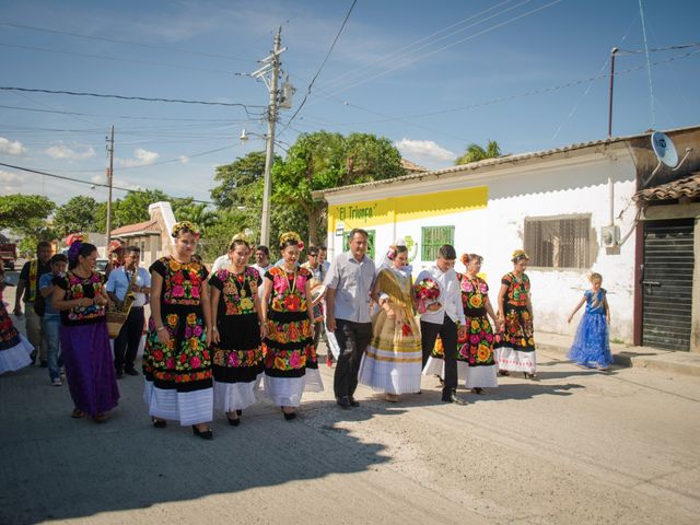 La boda de Erik y Arcelia en Chahuites, Oaxaca 40