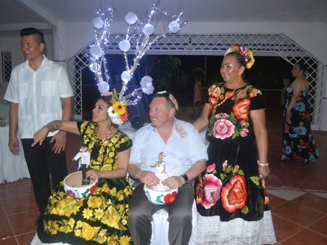 La boda de Christophe y María del Carmen en Lagunas Estación, Oaxaca 37