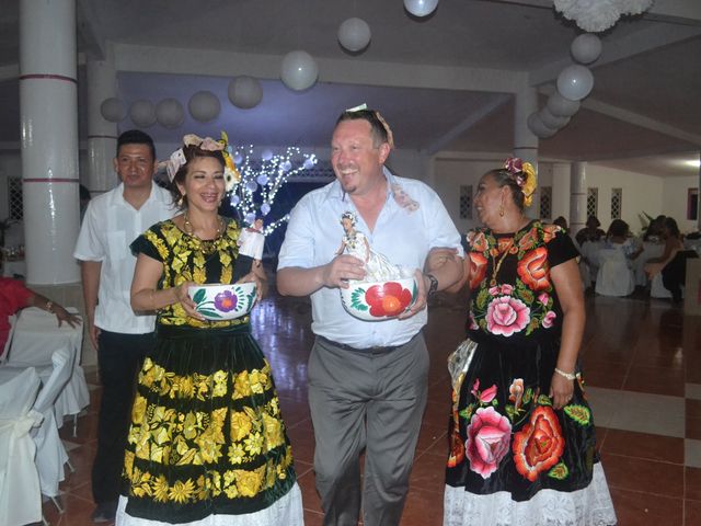 La boda de Christophe y María del Carmen en Lagunas Estación, Oaxaca 38