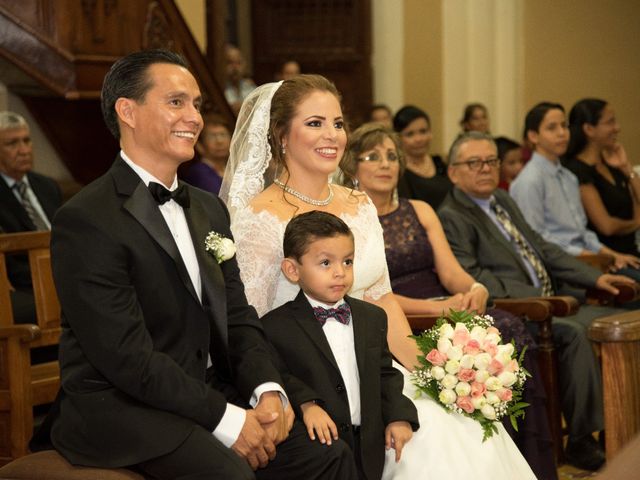 La boda de Ricardo y Brenda en Villa de Alvarez, Colima 5