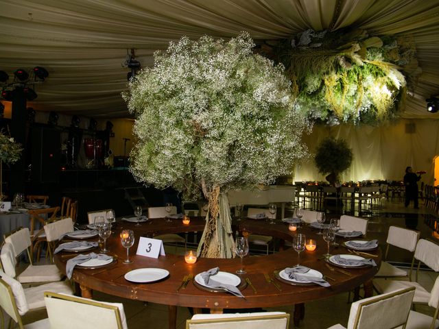 La boda de Javier y Claudia en Zapopan, Jalisco 33