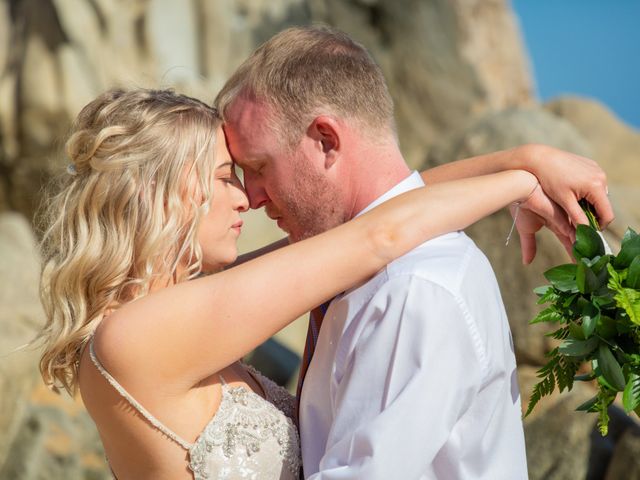 La boda de Erick y Elizabeth en Cabo San Lucas, Baja California Sur 19