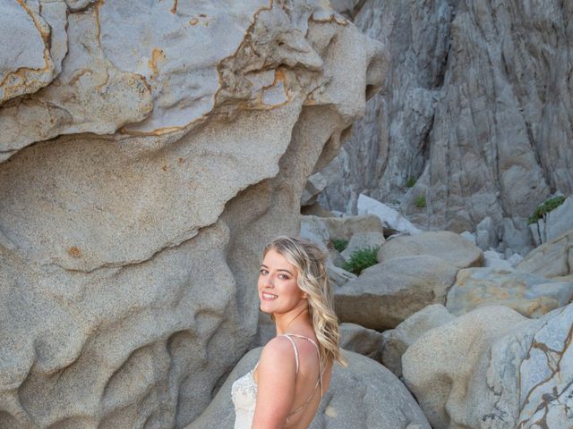 La boda de Erick y Elizabeth en Cabo San Lucas, Baja California Sur 32