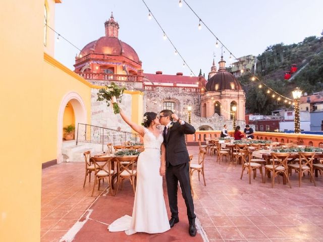 La boda de Diego  y Flor de Abril en Guanajuato, Guanajuato 2