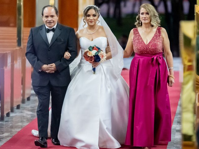 La boda de Omar y Rubi en Gustavo A. Madero, Ciudad de México 38