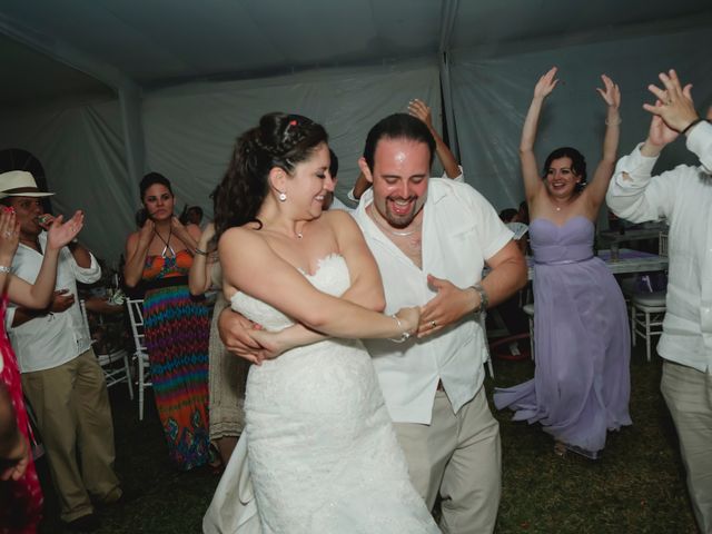 La boda de Marco y Ana en Tequesquitengo, Morelos 70