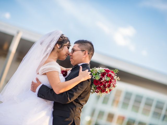 La boda de Adrian y Azereth en León, Guanajuato 1