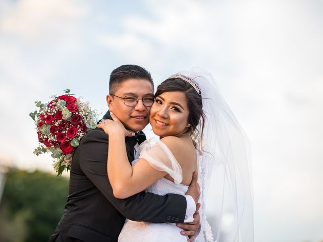 La boda de Adrian y Azereth en León, Guanajuato 5