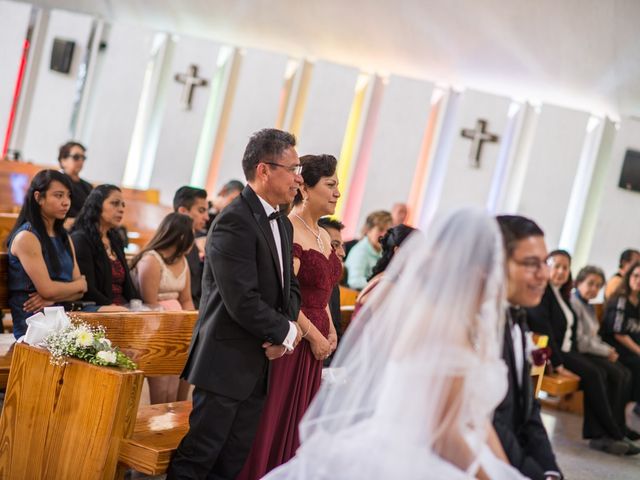 La boda de Adrian y Azereth en León, Guanajuato 17