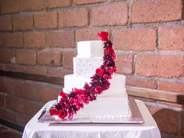 La boda de Adrian y Azereth en León, Guanajuato 30