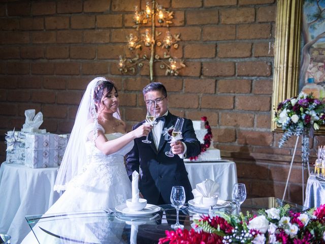 La boda de Adrian y Azereth en León, Guanajuato 35