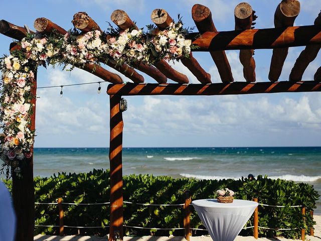 La boda de Mauricio y Gaby en Playa del Carmen, Quintana Roo 19