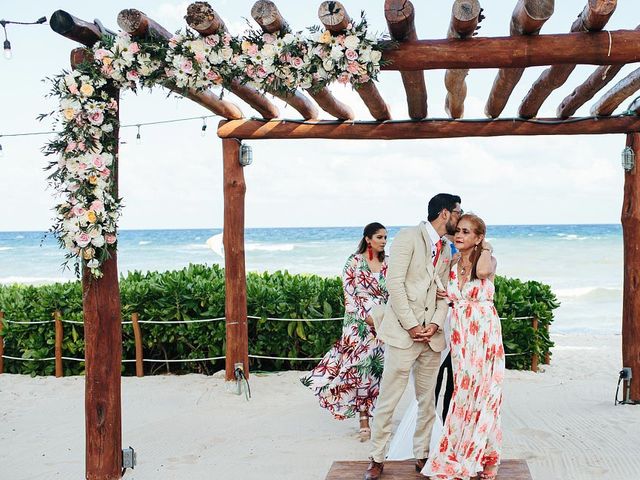 La boda de Mauricio y Gaby en Playa del Carmen, Quintana Roo 22