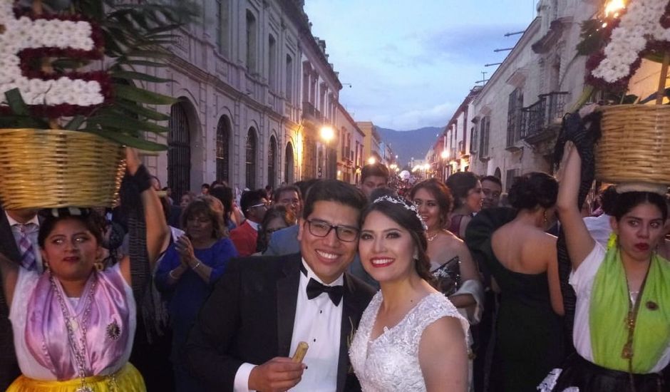 La boda de Oscar Ayuso  y Dánae Basurto  en Oaxaca, Oaxaca
