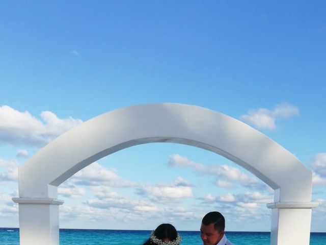 La boda de Dania y Eduardo  en Cancún, Quintana Roo 5