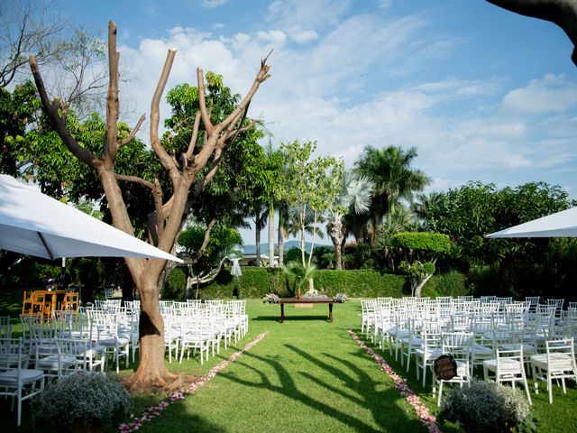 La boda de César y Ivonne en Xochitepec, Morelos 26