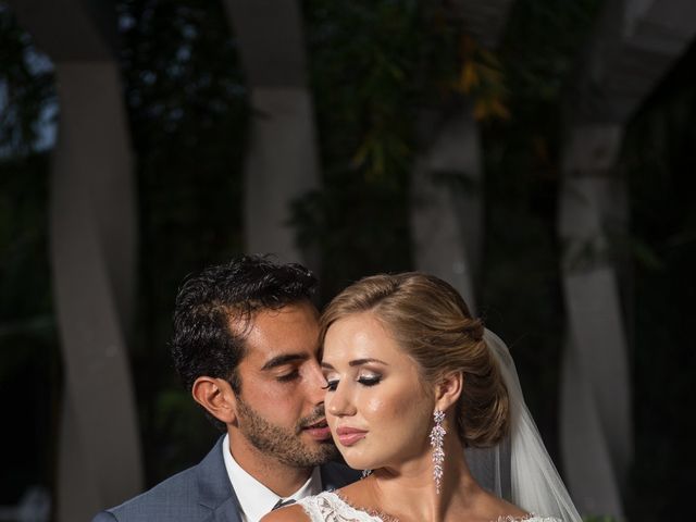 La boda de Miguel Ángel y Jane en Ixtapa Zihuatanejo, Guerrero 19