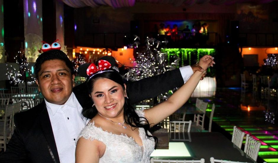 La boda de Santiago  y Verónica en Iztapalapa, Ciudad de México