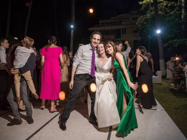 La boda de Renee y Karel en Acapulco, Guerrero 38