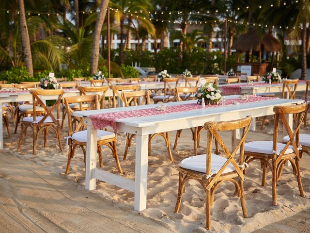 La boda de Marcos y Dayana en Cozumel, Quintana Roo 35