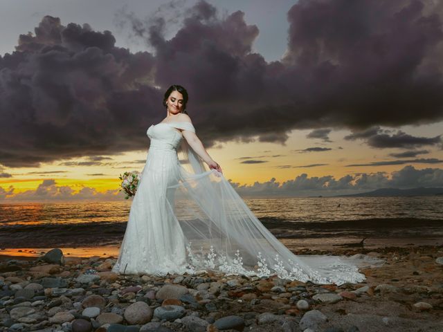 La boda de Omar y Minely en Puerto Vallarta, Jalisco 76