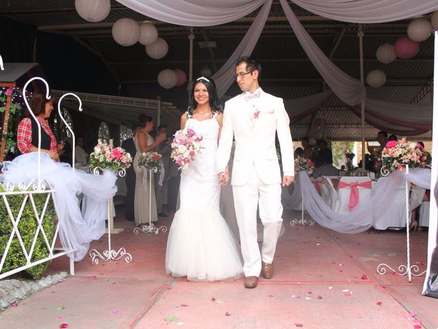 La boda de Adrián y Leslie en Tultitlán, Estado México 2