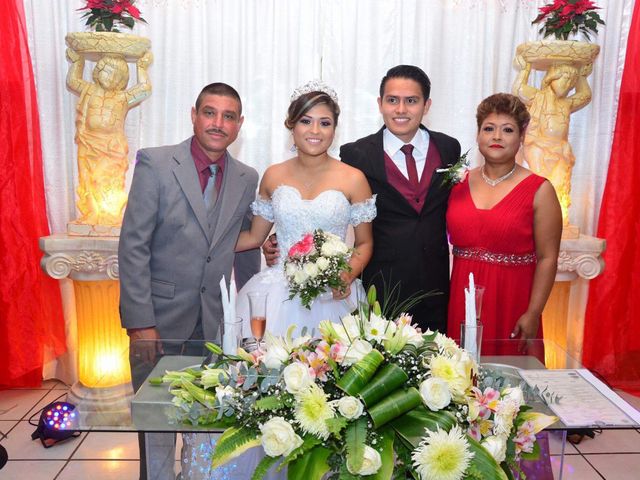 La boda de Onan y Alejandra en Acayucan, Veracruz 5