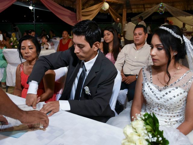 La boda de Carlos y Fátima en Acapulco, Guerrero 24