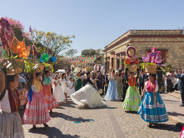 La boda de Ulises y Karen en Oaxaca, Oaxaca 24