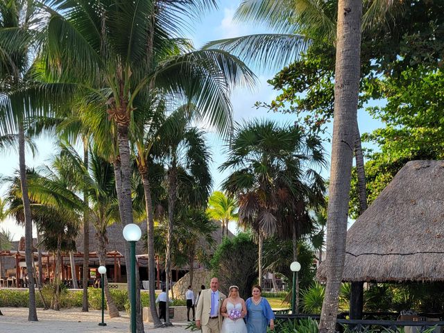 La boda de Leobardo  y Brenda  en Tulum, Quintana Roo 4