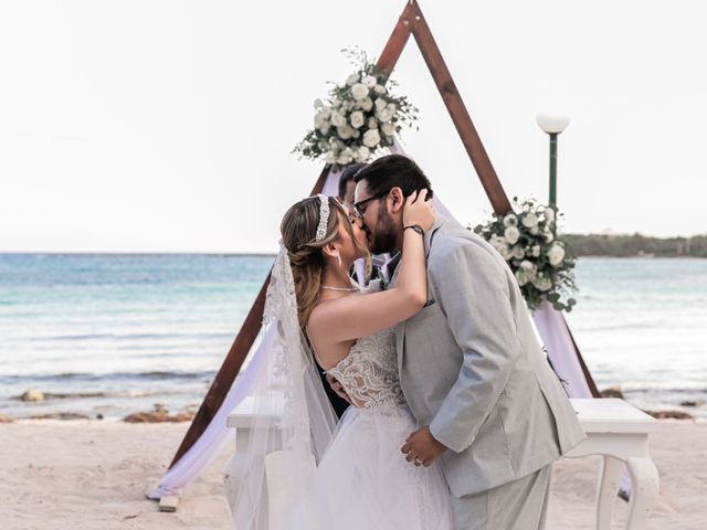 La boda de Leobardo  y Brenda  en Tulum, Quintana Roo 5