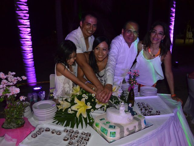La boda de Juan Carlos y Claudia en Puerto Vallarta, Jalisco 30