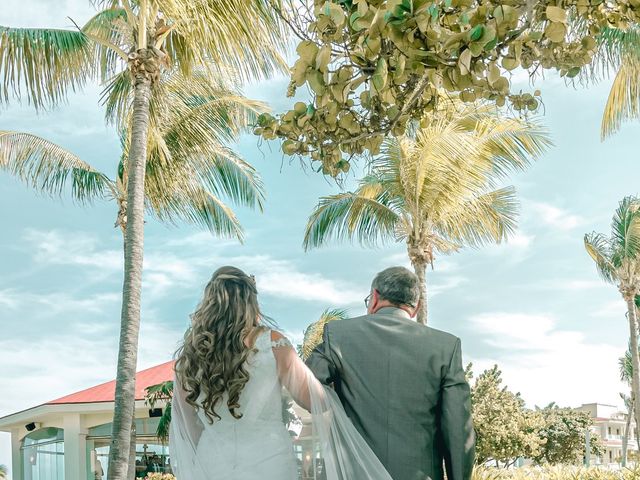 La boda de Victor y Alejandra en Cancún, Quintana Roo 17