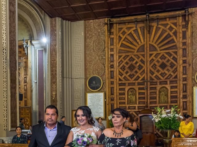 La boda de René y Gabriela en Morelia, Michoacán 32