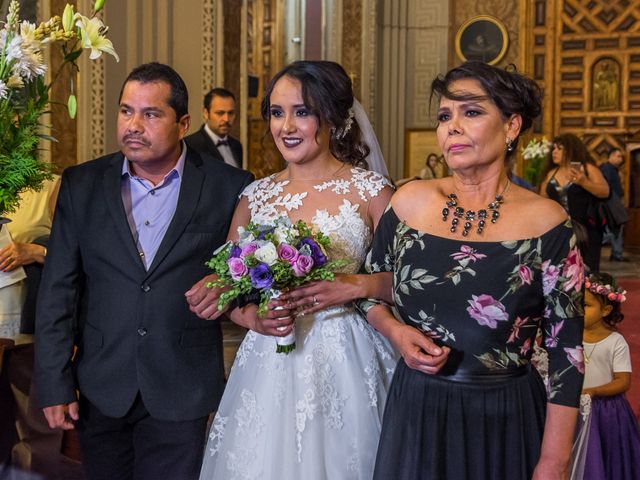 La boda de René y Gabriela en Morelia, Michoacán 33