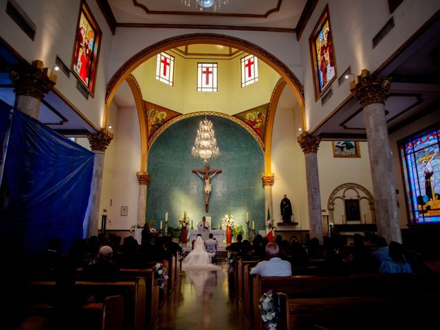 La boda de Fernando y Valeria en San Nicolás de los Garza, Nuevo León 34