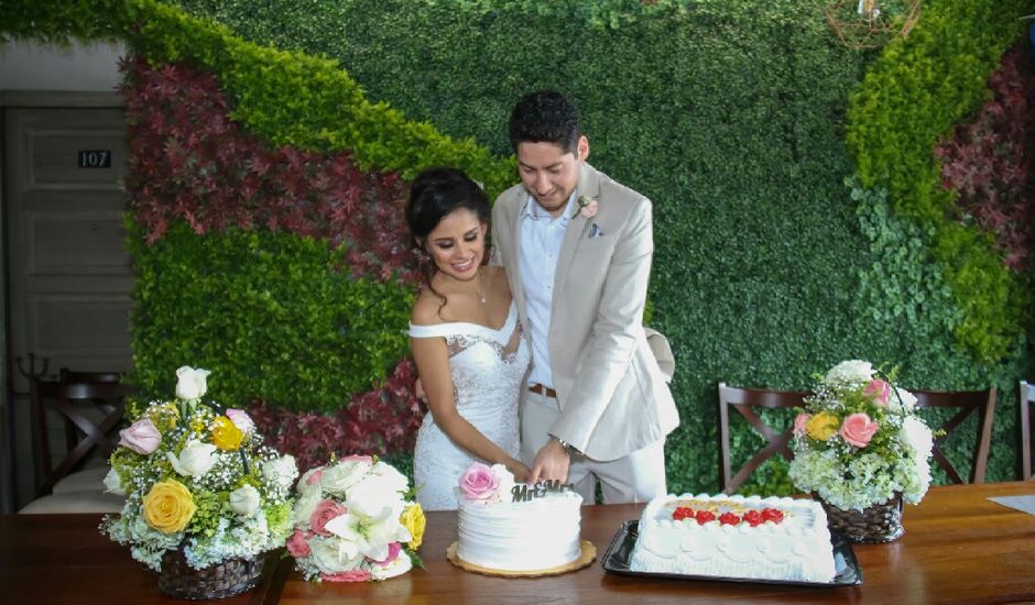 La boda de Christian Roberto y Ana Monserrat  en Córdoba, Veracruz