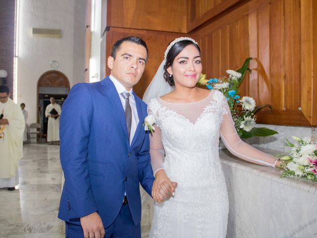 La boda de Juan Manuel y Montserrat en Puerto Vallarta, Jalisco 18
