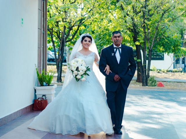 La boda de Abraham y Juany en Guadalupe, Nuevo León 43
