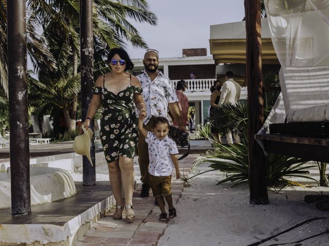 La boda de Eugenio y Angélica en Telchac Puerto, Yucatán 40