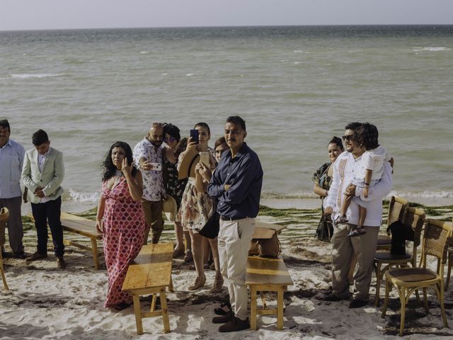 La boda de Eugenio y Angélica en Telchac Puerto, Yucatán 57