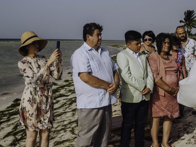 La boda de Eugenio y Angélica en Telchac Puerto, Yucatán 85
