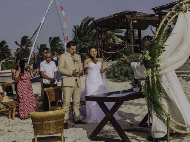 La boda de Eugenio y Angélica en Telchac Puerto, Yucatán 101