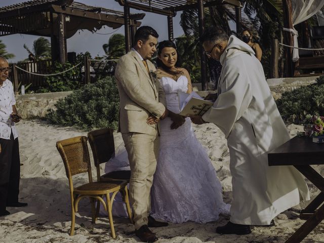 La boda de Eugenio y Angélica en Telchac Puerto, Yucatán 107