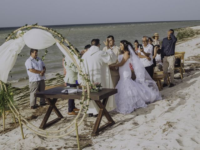 La boda de Eugenio y Angélica en Telchac Puerto, Yucatán 110
