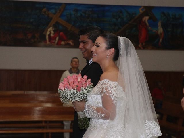 La boda de Jonathan  y Karla  en Guadalajara, Jalisco 9
