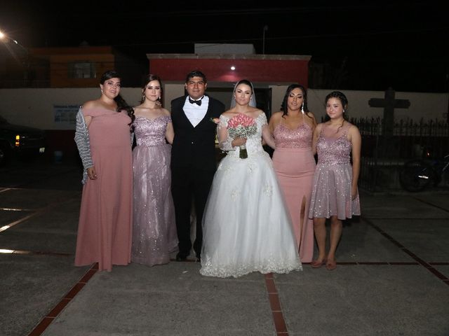 La boda de Jonathan  y Karla  en Guadalajara, Jalisco 13