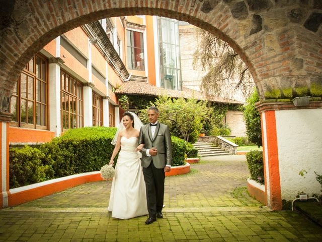 La boda de Christian y Claudia en Toluca, Estado México 24